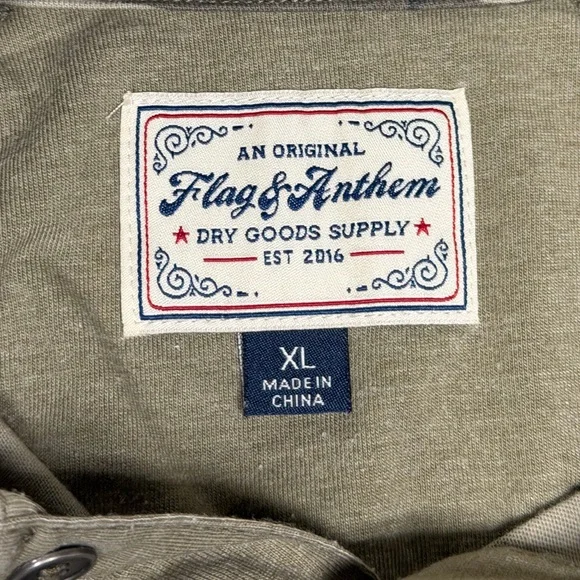 Camouflage Hoodie - Tee with front pocket - Picture 11 of 16